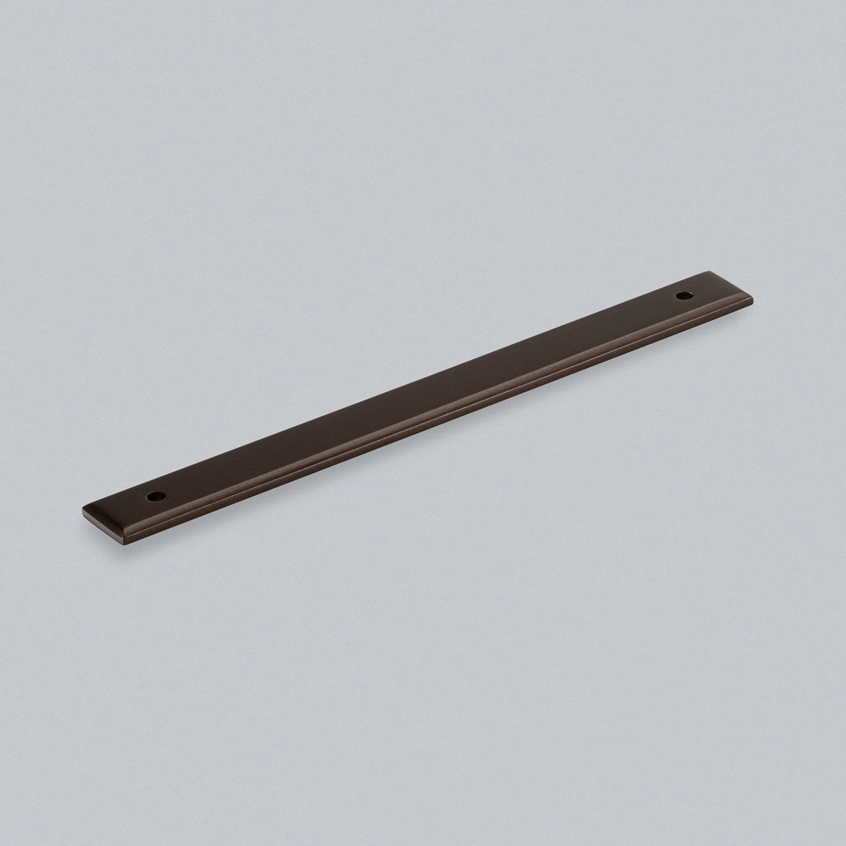 H&H NEWBRIDGE PULL HANDLE BACKPLATE 160HC 191x19x4 BRZ - GNEWBP160BRZ by FORMED