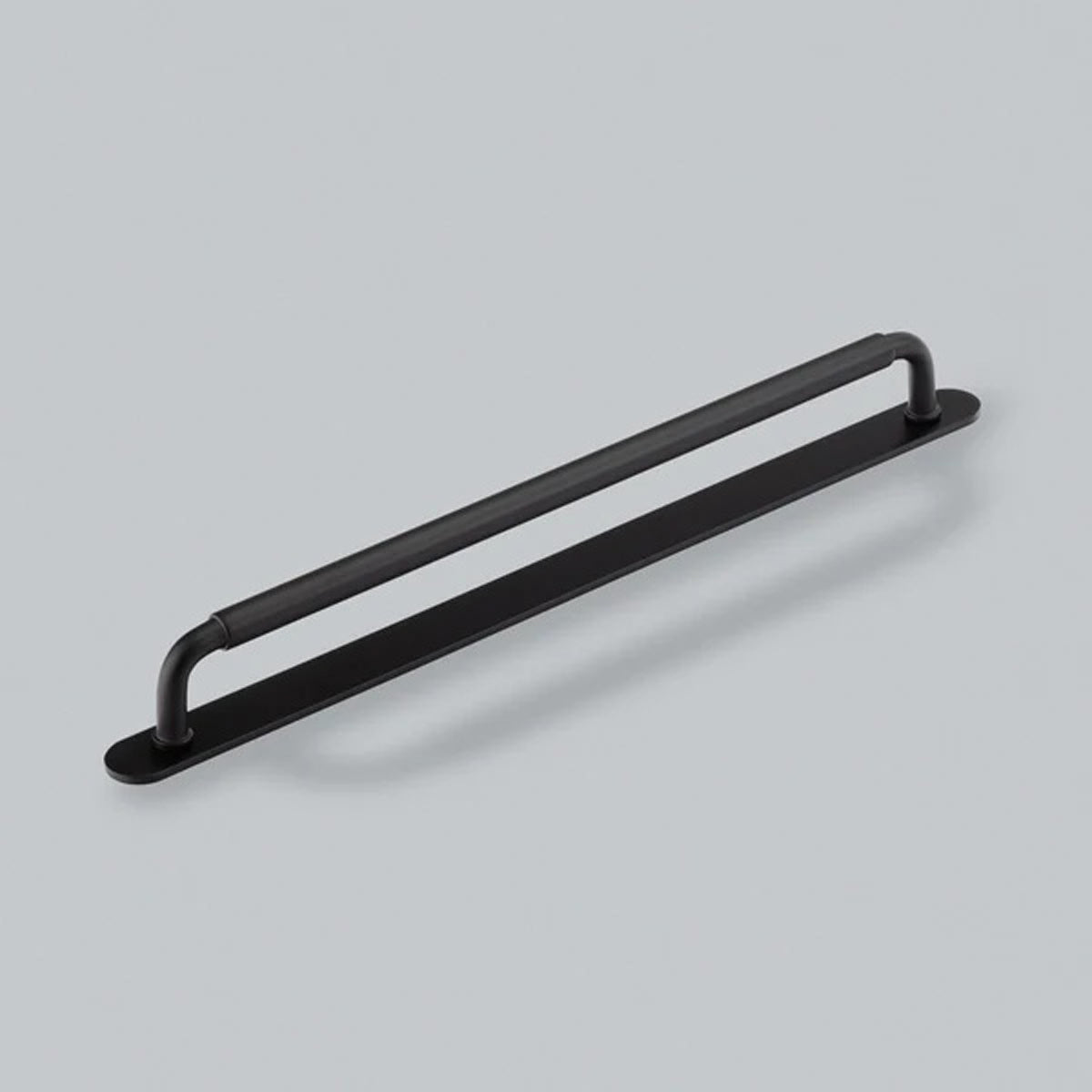 H&H OKUS PULL HANDLE & BACKPLATE 320HC 369x24x42 MBK - GOKP320MBL