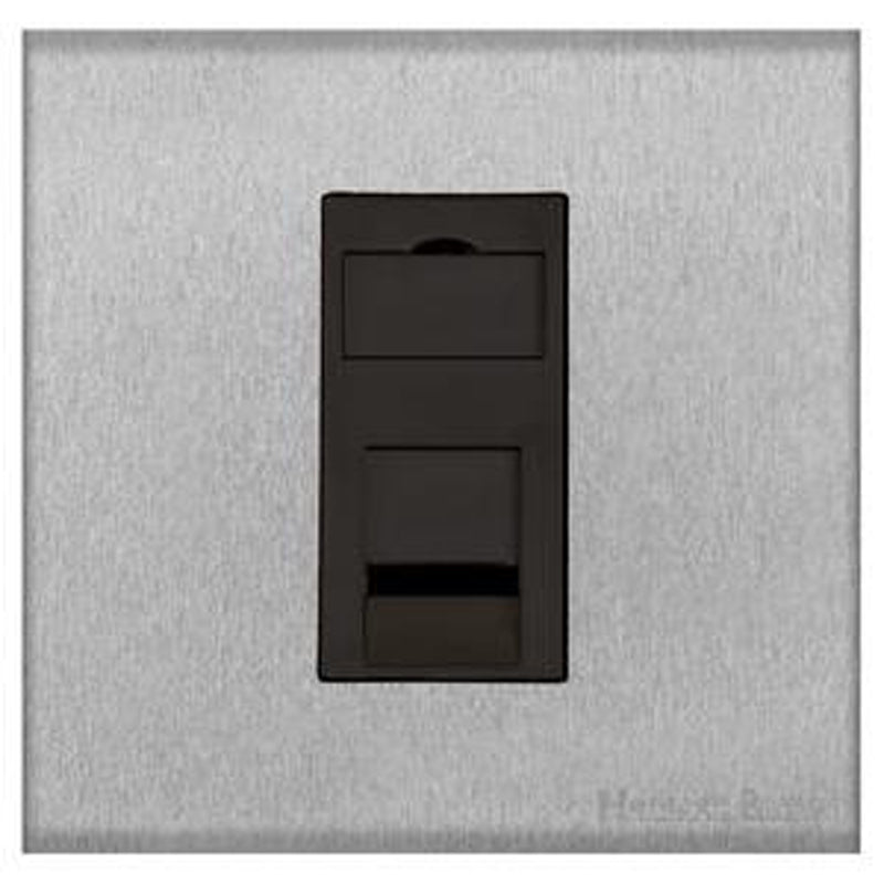 WINCHESTER 03 1G CAT6 DATA, 088x088mm SATIN CHROME/BLACK by M MARCUS LTD